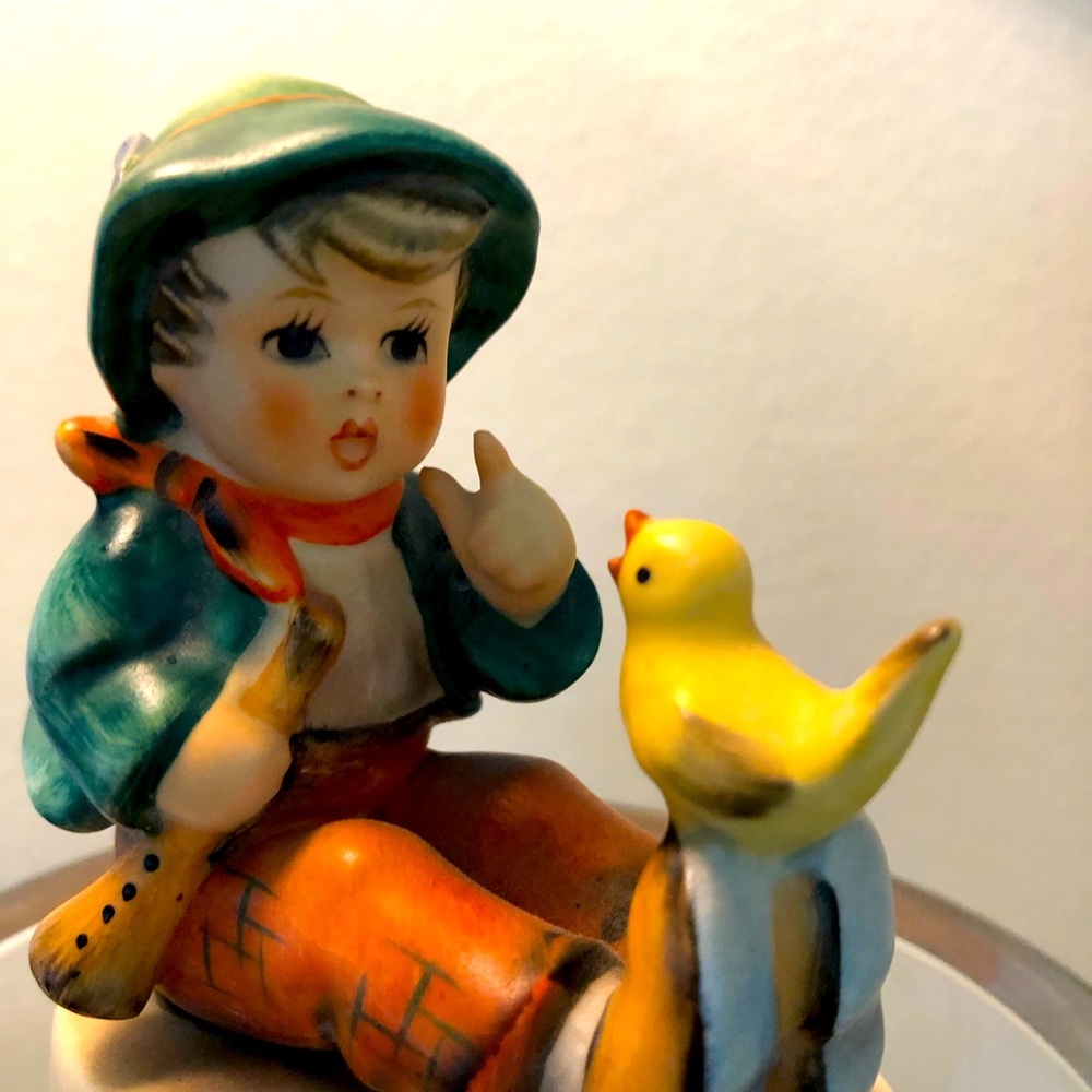 GOEBEL HUMMEL TM5 SIGNED SINGING LESSON #63 TM5 1970’s BOY FLUTE YELLOW BIRD